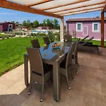 홀리데이파크 Park Umag Mobile Homes