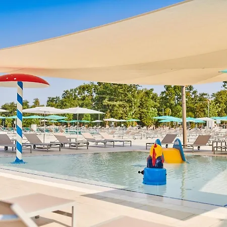 ホリデーパーク Park Umag Mobile Homes カリガドル