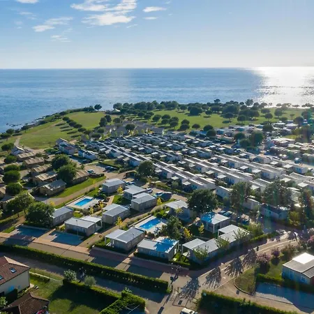 ホリデーパーク Park Umag Mobile Homes 4*